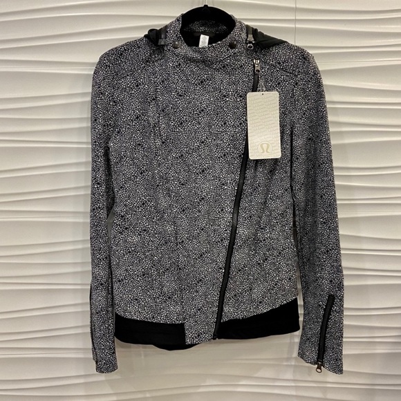 NWT edgy Lululemon Bust A Move Jacket size 10 - Picture 16 of 16